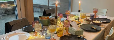 Noorendavate roogadega peolaud