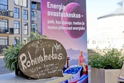 Teadusaia kogukonnasündmus „Toataimede hooldamine, putukahotelli ehitamine ja seemnepaberi valmistamine"