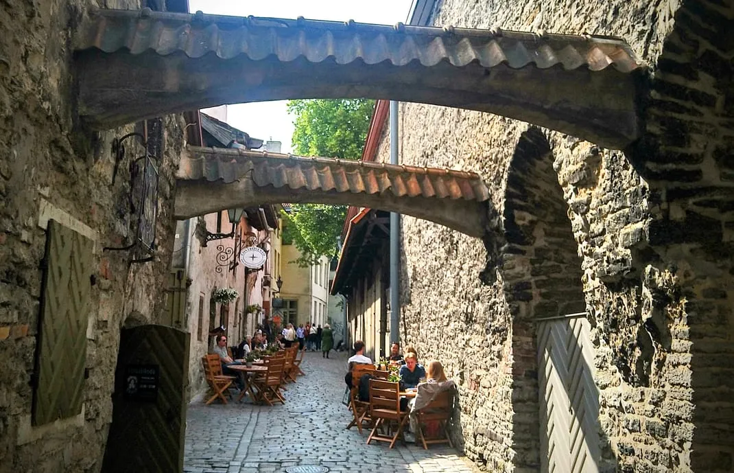 Ekskursioon "Mägede ja mere vahel. Ladina kvartali lood"